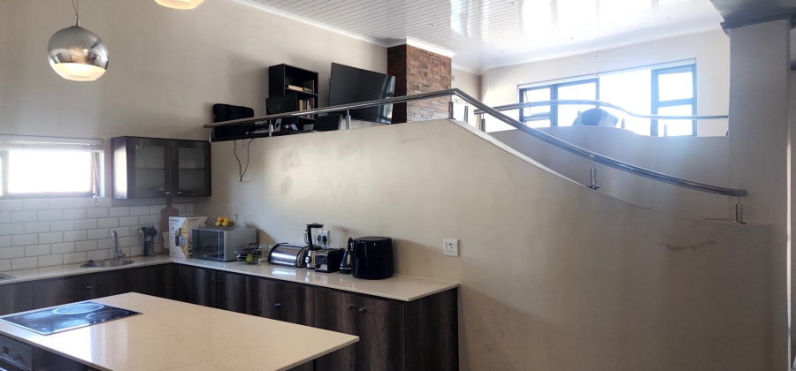 5 Bedroom Property for Sale in Newfields Western Cape